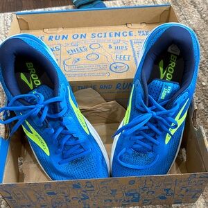 Brooks men’s ghost Max/ Like New